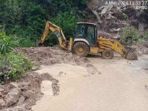 Pj Bupati Cepat Tanggap Atasi Bencana Tanah Longsor di Dairi