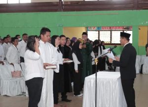 Pj Bupati Dairi Hadiri Pelantikan 507 PPS, Charles Bantjin : PPS Memiliki Peran Strategis dan Penting