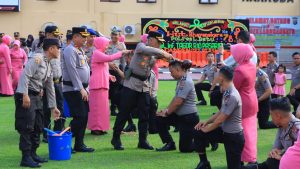 32 Personel Polres Labuhanbatu Mendapat Kenaikan Pangkat Setingkat 2 Diantaranya Perwira