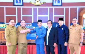 Sekdakab Labuhanbatu Sampaikan Nota Pertanggungjawaban Keuangan Pemkab Tahun 2023