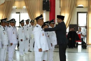 Bupati Pakpak Bharat Kukuhkan Perpanjangan Masa Jabatan 51 Kades