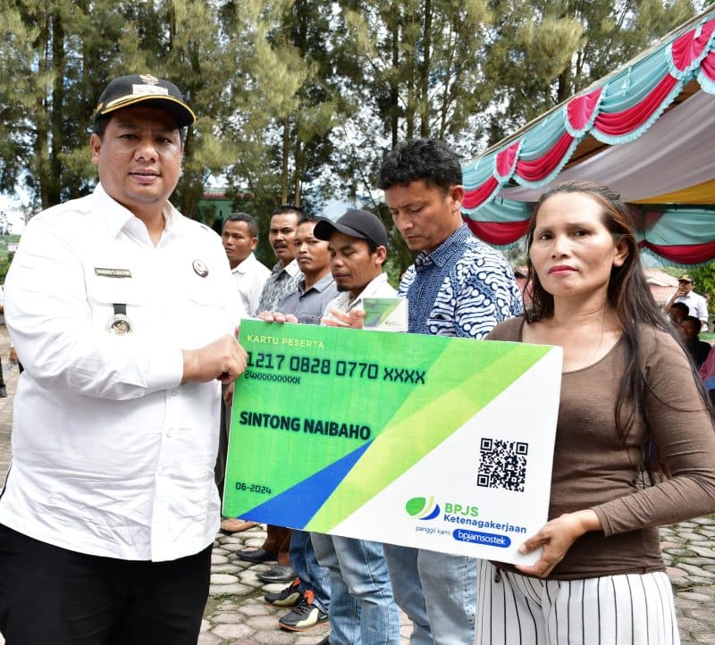 Bupati Samosir Salurkan BPJS Ketenagakerjaan  Kepada 1.512 Pekerja Rentan Bukan Penerima Upah