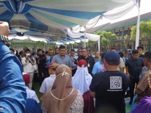 Pemko Medan Serahkan Bantuan Seragam dan Perlengkapan Sekolah Untuk Siswa Miskin dan Resmikan Lapangan Basket UPT SMPN 1 Medan