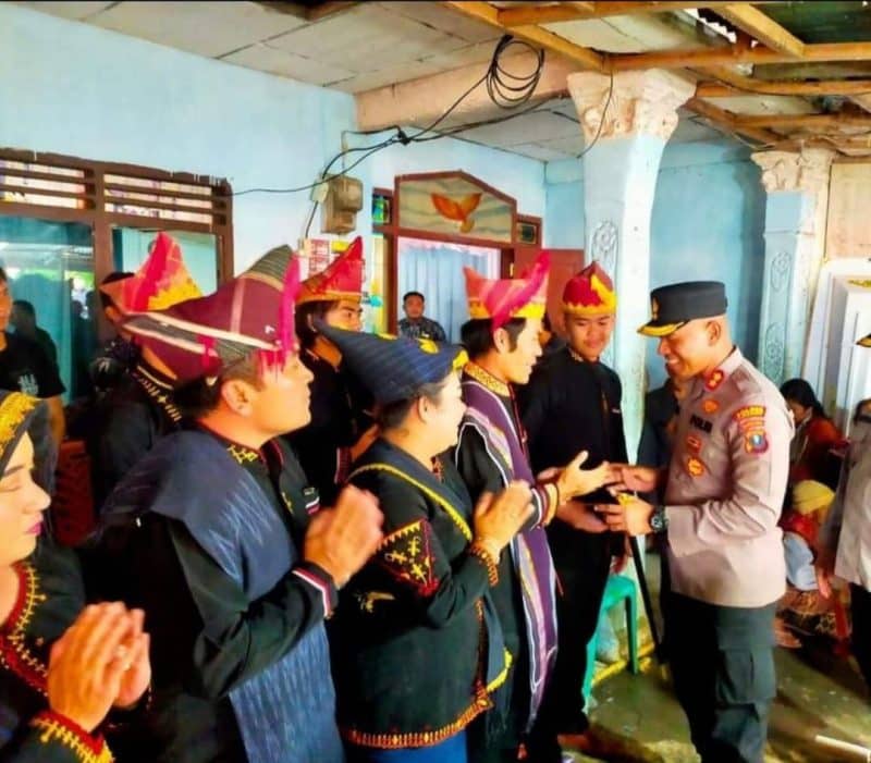 Kapolres Pakpak Bharat Kunjungi Rumah Duka Tokoh Masyarakat Desa Ulu Merah