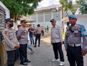 Hari Ketiga Pendaftaran  Pasangan Bacalon Pilkada 2024:  Polres Labuhanbatu Perketat Pengamanan Kantor KPU Labuhanbatu