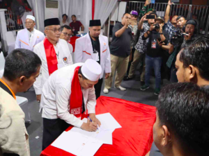 Hidayatullah dan Yasyir Ridho Lubis, Daftarkan Sebagai Paslon di Pilkada Kota Medan