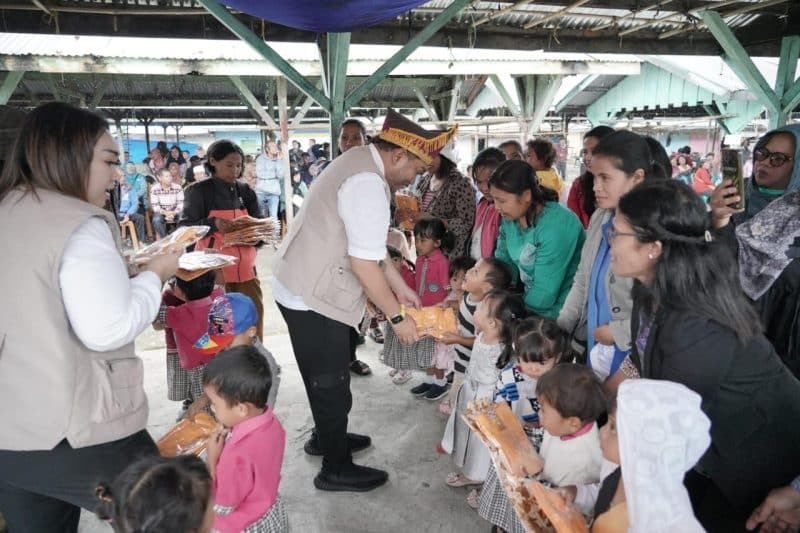 Bupati FBT Kunjungi Warga STTU