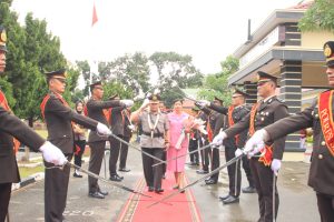 Kapolres Lakukan Sertijab Wakapolres Sergai dari Kompol Elisa Sibuea kepada Kompol Mukmin Rambe