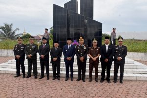 Pemko Tebing Tinggi Gelar Ziarah Makam Pahlawan dan Upacara Bendera