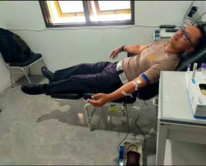 Personel Polres Pakpak Bharat Bantu Masyarakat dengan Donor Darah