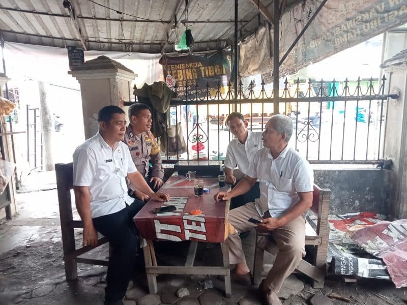 Bhabinkamtibmas Polsek Rambutan Sampaikan Pesan Kamtibmas ke Warga