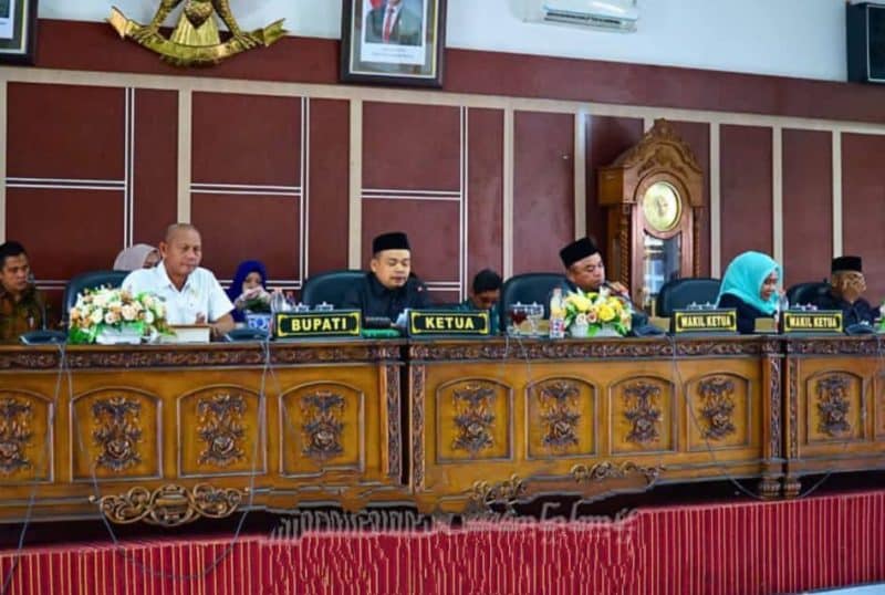 Asisten I Setdakab Wakili Plt Bupati Hadiri Rapat Paripurna Laporan Hasil Reses I DPRD Labuhanbatu