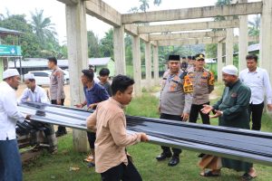 Wakapolres Labuhanbatu Serahkan Bantuan Kapolres kepada Yayasan Miftahul Khoir Al Marbawy