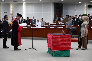 Pj Gubsu Fatoni Hadiri Pelantikan Ketua DPRD Sumut, Optimis Sinergitas Membangun Sumut Semakin Baik