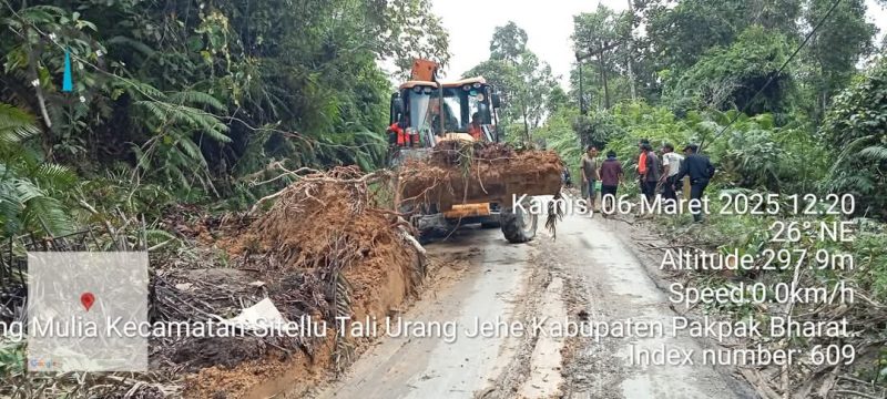 BPBD, Camat STTU Jehe, Kepolisian dan TNI Bersinergi Menormalisasi Jalan Pakpak Bharat-NAD