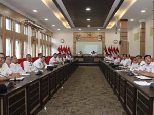Bupati Pakpak Bharat Pimpin Rapat Perdana Pasca Pelantikan di Ruang Rapat Garuda