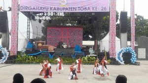 Perayaan HUT Ke-26 Kabupaten Toba Meriah dengan Lomba Tor-Tor, Pameran Pertanian, dan Hiburan Rakyat
