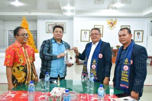 Bupati Vandiko Gultom Berikan Apresiasi serta Dukungan Rencana Peresmian Tugu Raja Sitanggang