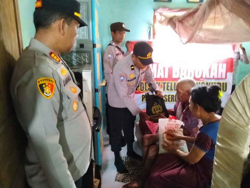 Polsek Teluk Mengkudu Salurkan Bantuan Sosial untuk Kaum Dhuafa dan Penderita Penyakit Menahun