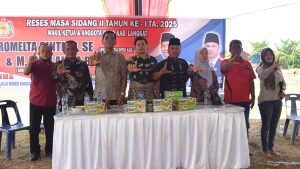 Warga Pelawi Selatan Titipkan Harapan Pembangunan kepada Romelta Ginting dan Rifki Aulia saat Reses
