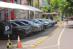 Kabid Parkir Dishub Medan, Nikmal Lubis : Tidak Keluarkan Ijin Trotoar Dijadikan Lahan Parkir Oleh CIMB Niaga