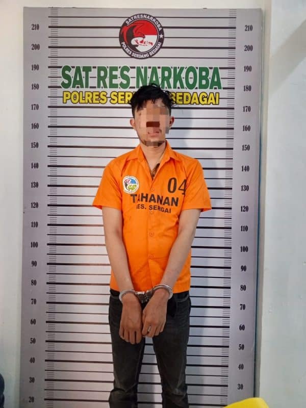 Sat Narkoba Polres Sergai Amankan 3 Tersangka dalam Operasi Control Delivery