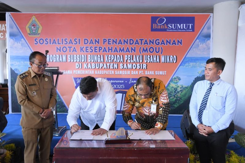 Bupati Vandiko Gultom Tandatangani MoU Program Subsidi Bunga Pinjaman UMKM Bersama PT. Bank Sumut