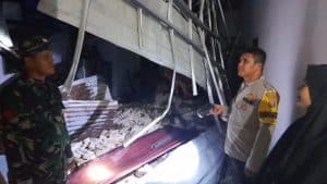 Polsek Firdaus Gerak Cepat Tinjau Rumah Rusak Akibat Puting Beliung