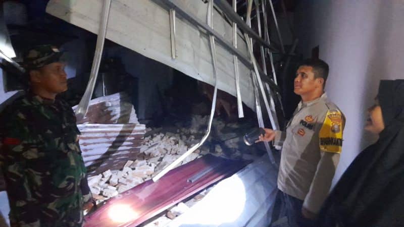 Polsek Firdaus Gerak Cepat Tinjau Rumah Rusak Akibat Puting Beliung