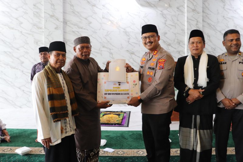 Kapolres Langkat Sampaikan Pesan Kamtibmas Lewat Jumat Curhat