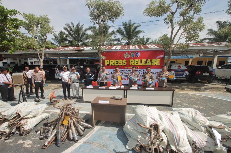 Polres Sergai Musnahkan 497 Knalpot Brong Hasil Operasi Patuh Toba 2025