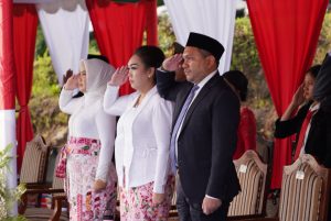 Penurunan Bendera Merah Putih di Pakpak Bharat Berlangsung Khidmat