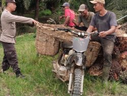 Bhabinkamtibmas Gebang Dekatkan Diri ke Warga, Tekankan Pentingnya Jaga Kamtibmas