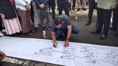 Mahasiswa dan Pemuda Sergai Geruduk DPRD, Layangkan 25 Tuntutan