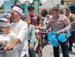 Polantas Berbagi Berkah Usai Salat Jumat di Labuhanbatu