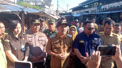 Kapolsek Rambutan Kawal Wali Kota Tebing Tinggi Tinjau Pasar Inpres