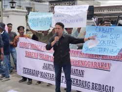 Warga Sergai Protes Layanan RS Sultan Sulaiman, Geruduk Kantor Bupati