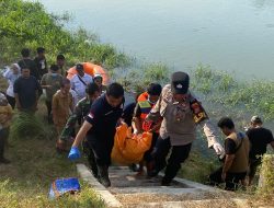 Polres Tebing Tinggi Evakuasi Mayat Pria Ditemukan di Sungai Padang