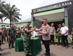 Polres Sergai Rayakan HUT TNI ke-80 dengan Tumpeng dan Jalin Keakraban TNI-Polri