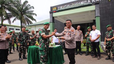 Polres Sergai Rayakan HUT TNI ke-80 dengan Tumpeng dan Jalin Keakraban TNI-Polri
