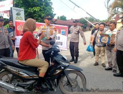 Jumat Berkah, Polsek Bilah Hulu Tebar Kebaikan Lewat Aksi Berbagi Makanan
