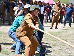 Semarak HUT ke-80 RI, Pemkab Samosir Hidupkan Semangat Gotong Royong Lewat Lomba Tarik Tambang