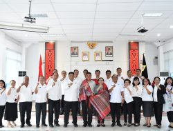 Wakapolres Samosir Purna Tugas, Bupati Vandiko dan Wabup Ariston Beri Apresiasi dan Ulos Penghormatan