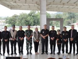 Wabup Pakpak Bharat Serahkan Bantuan Pangan untuk Warga Kurang Mampu