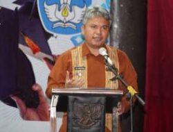 Wabup Taput Ajak Wisudawan Jadi Generasi 4B yang Tangguh dan Berkarakter