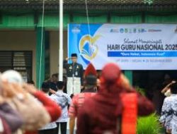 Wali Kota Rico Waas Rayakan Hari Guru di Almamaternya