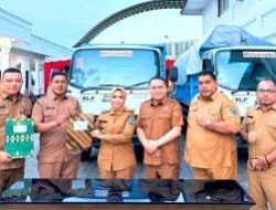 Bupati Labuhanbatu Perkuat Armada Kebersihan, Dua Truk Sampah Baru Diserahkan ke Kecamatan Rantau Selatan