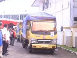 Pemkab Labuhanbatu Kirim 12 Truk Bantuan untuk Tapanuli