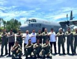 Bupati Taput Sambut Tim TNI AU di Bandara Silangit