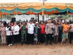Bupati Dairi Tanam Pohon Produktif Sebanyak 5000 di Desa Karing